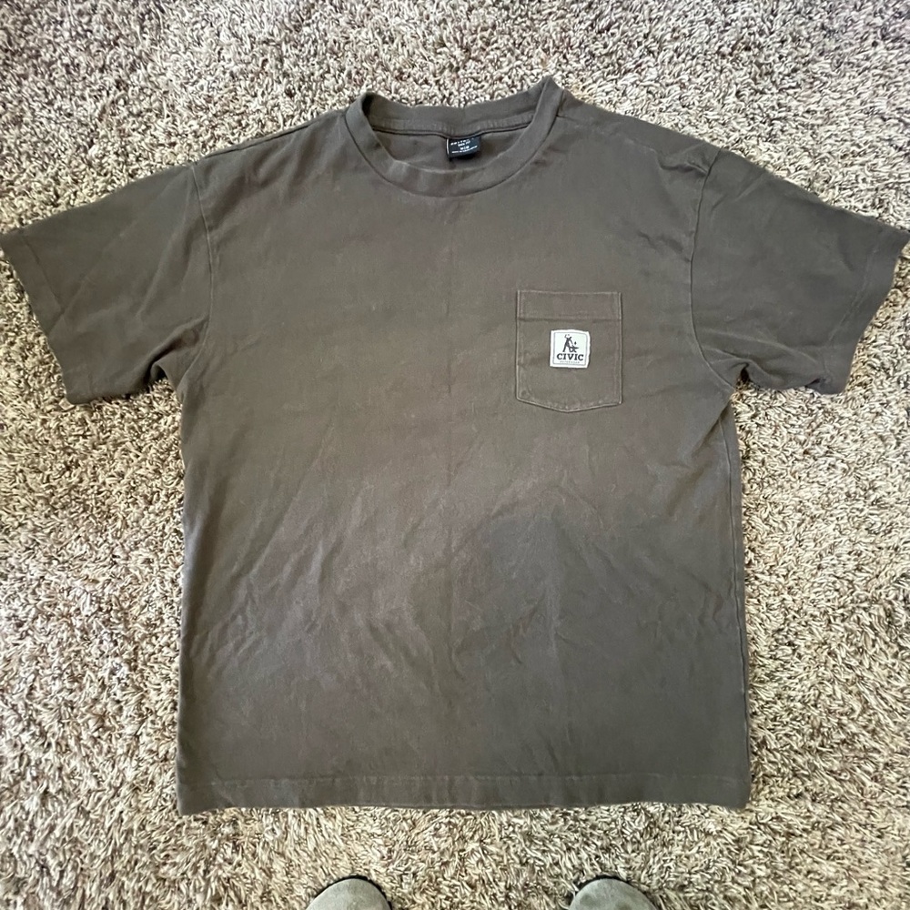 Cotton On Men's Dark Brown Tee with Pocket